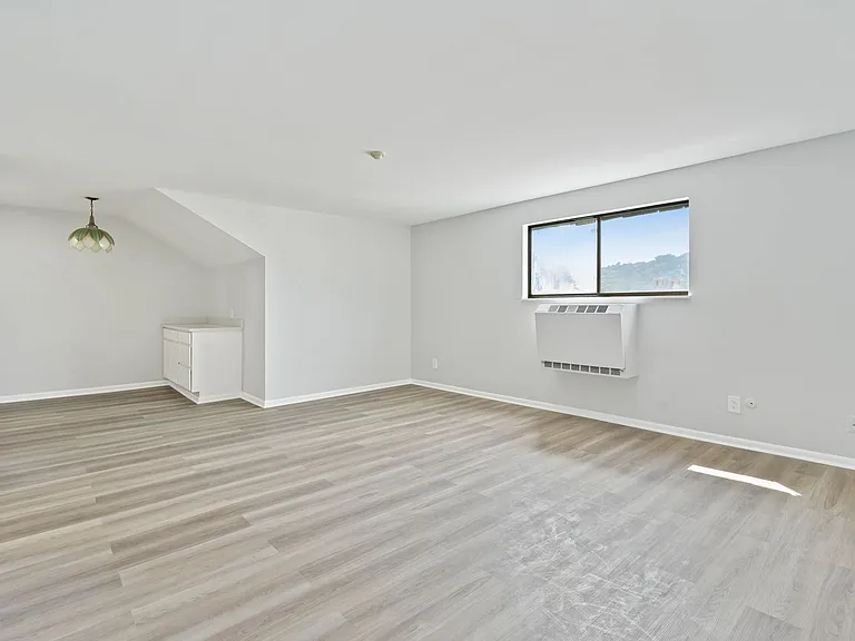 110 Butler St — Photo 10