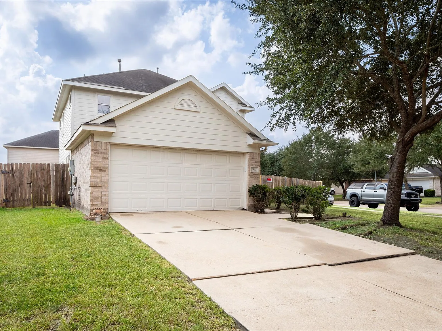 3 bed, 2.5 bath, 1675 sqft, $2,150 — Photo 3