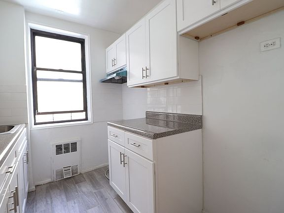 2nd image of 6645 Broadway APT 3E