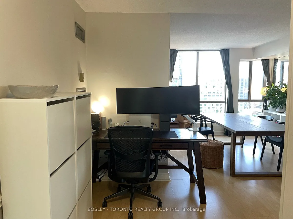 Building Photo - 40 Scollard St #1104