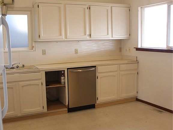 2nd image of 3607 Lombard Ave