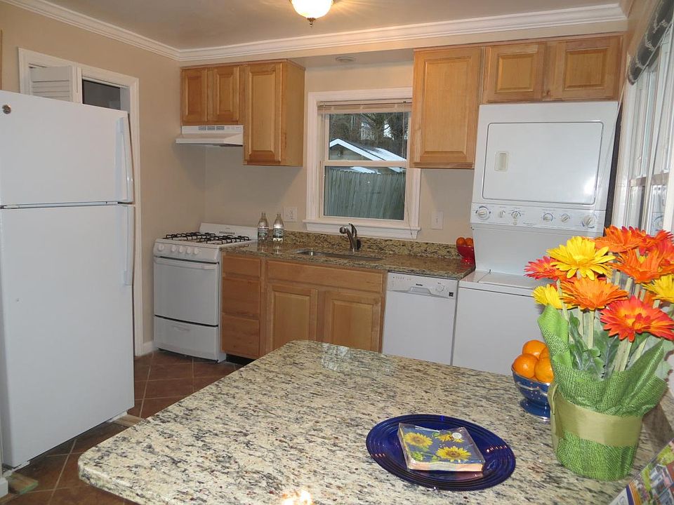 Breakfast Nook With Granite Counters!