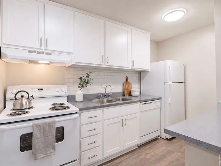 Modern Living in the Heart of Northlake — Photo 74