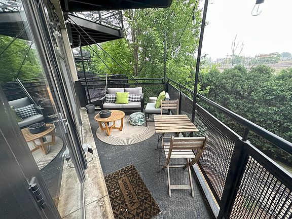 4th image of 1001 W 15th St Unit 217
