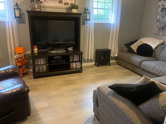 2nd image of 327 Barnhart Dr