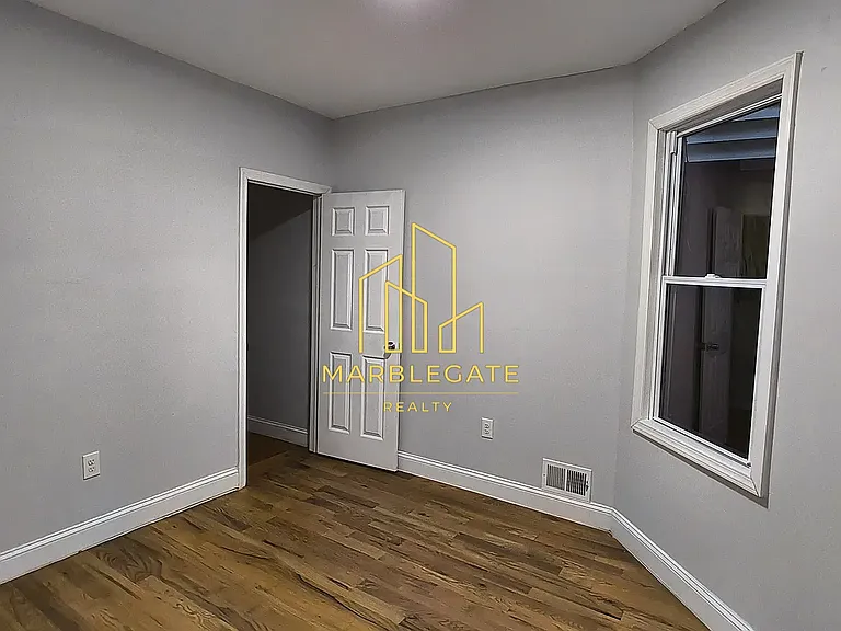 75 S 6th St #22 — Photo 14