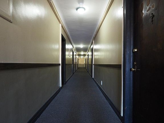 5th image of 948 W Cuyler Ave APT 210