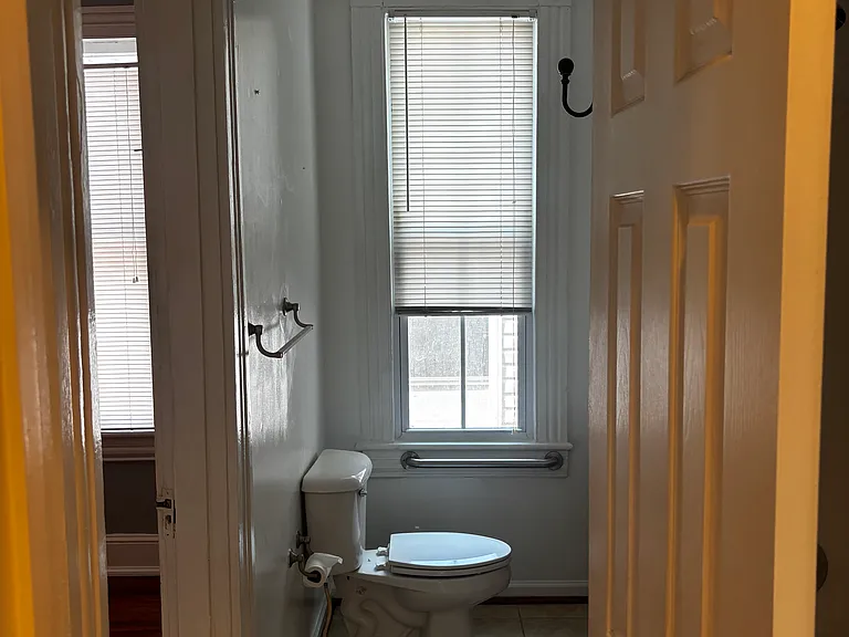 275 Webster Ave — Photo 11