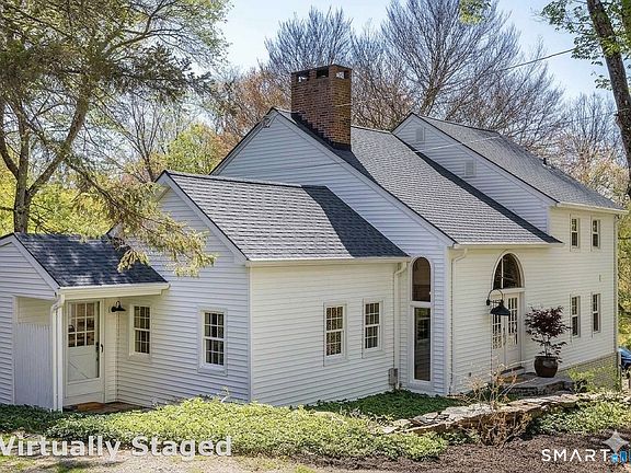 2nd image of 98 Carmel Hill Road North