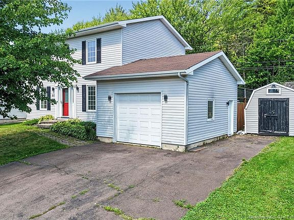 3rd image of 97 Old Oak Cres