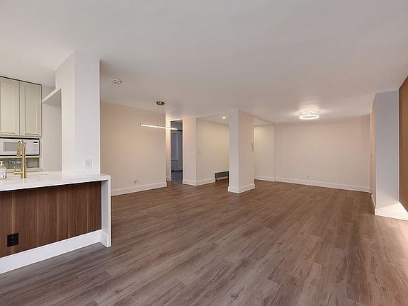5th image of 6135 98th St APT 8K