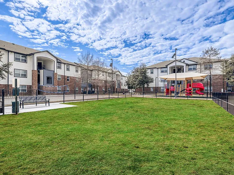 Worthington Point Apartments — Photo 4