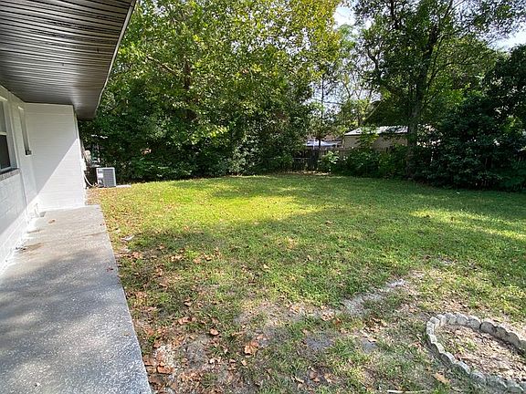 3rd image of 7050 Knotts Dr