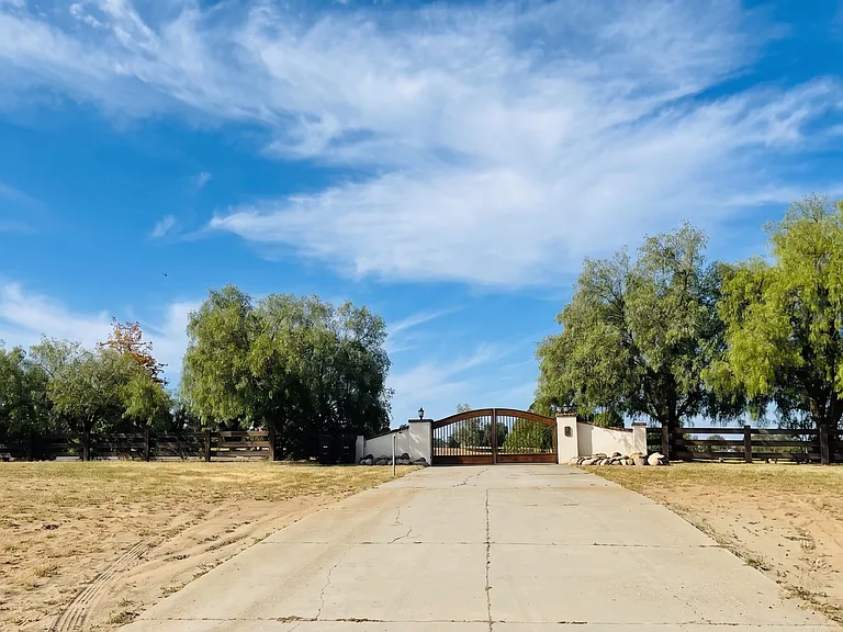 19556 Avenida De Arboles — Photo 8