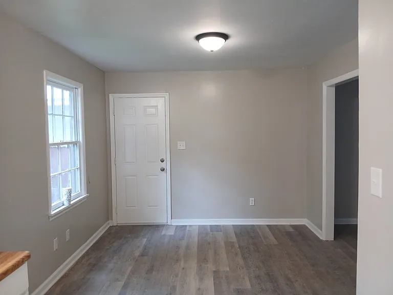 3320 Napier Ave — Photo 4