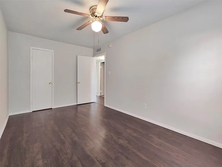 600 19th St #17 — Photo 18