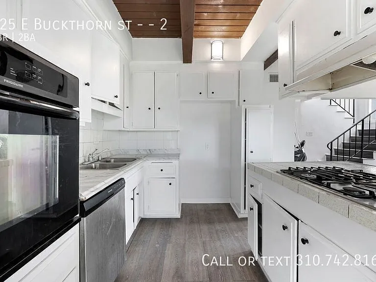 125 E Buckthorn St #2 — Photo 2
