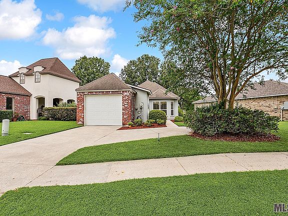2nd image of 5523 Courtyard Dr