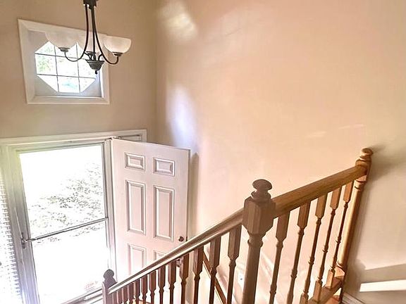 5th image of 1158 Blue Bird Ln