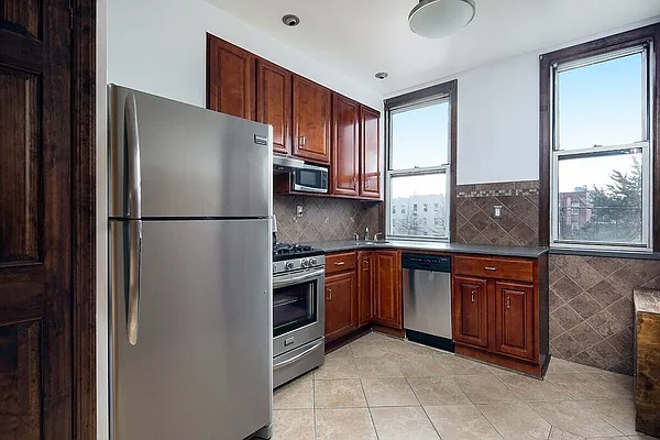 Rented by Bold New York | media 22