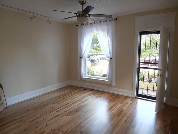 3rd image of 2527 N Franklin St