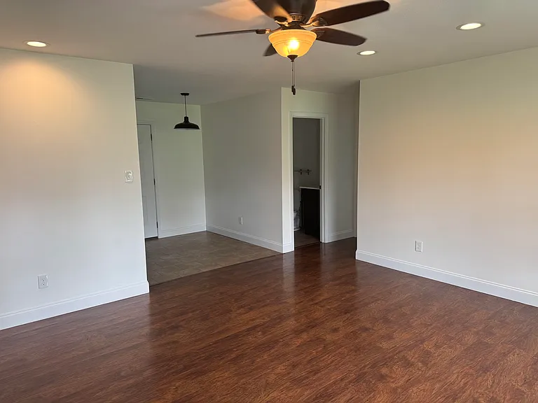 411 Macon St — Photo 3