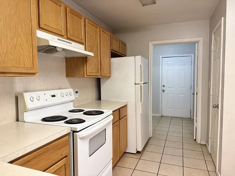 304 N Brentwood Ave #A — Photo 7