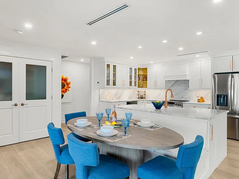 26888 McLaughlin Blvd — Photo 8