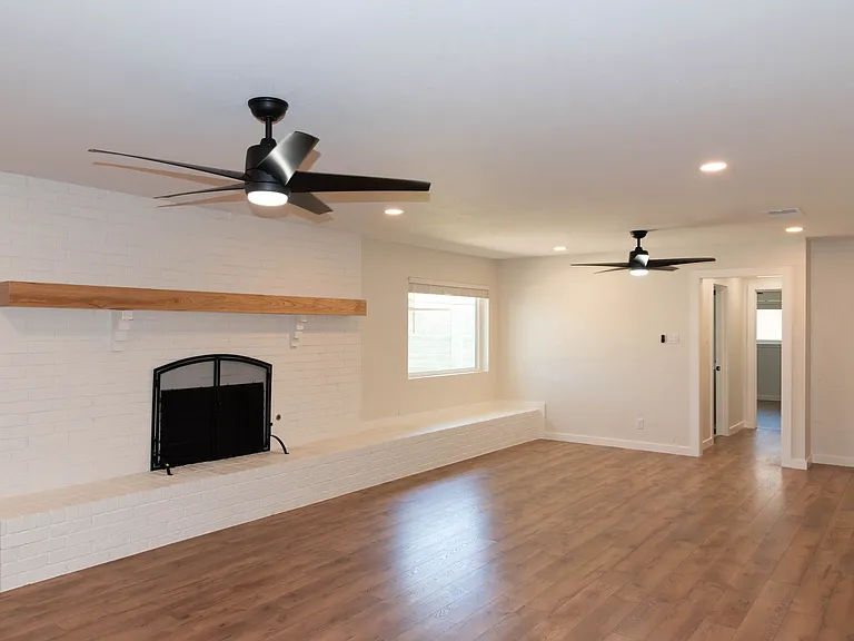 2504 Sinclair Ave — Photo 3