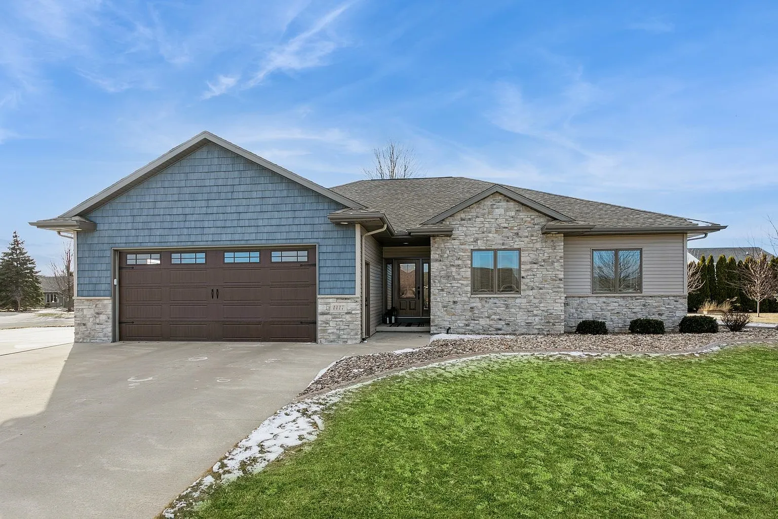 1117 Dotty Ln photo 1