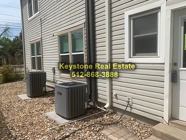 1607 S Austin Ave #B — Photo 4