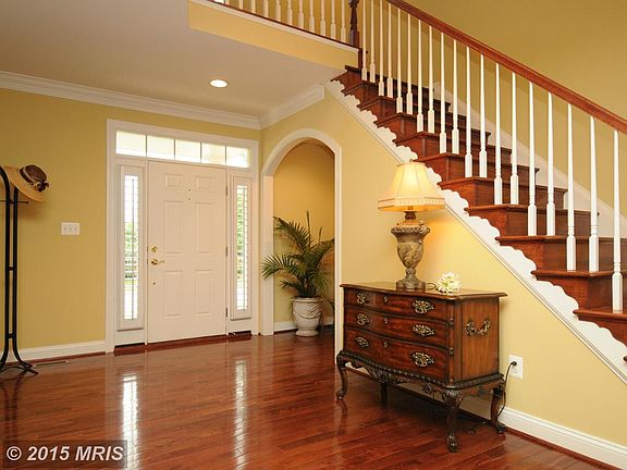4th image of 19043 Coton Farm Ct