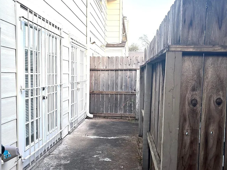 14213 Lost Meadow Ln — Photo 40