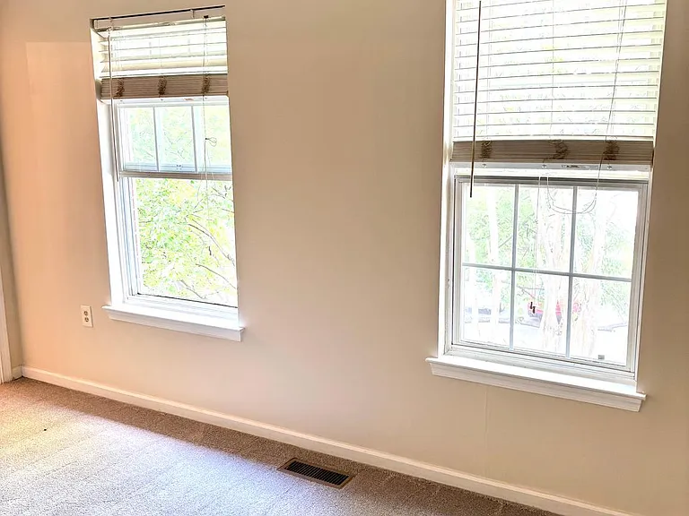 1003 Simsbury Ct — Photo 21