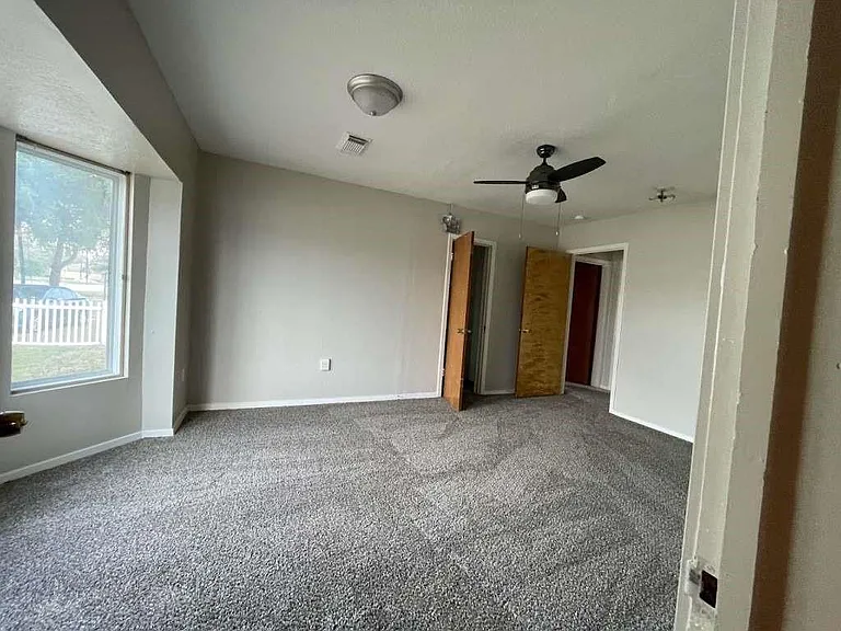 605 S Main St #25 — Photo 11