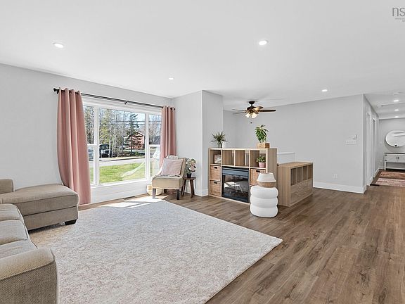4th image of 23 Retson Dr