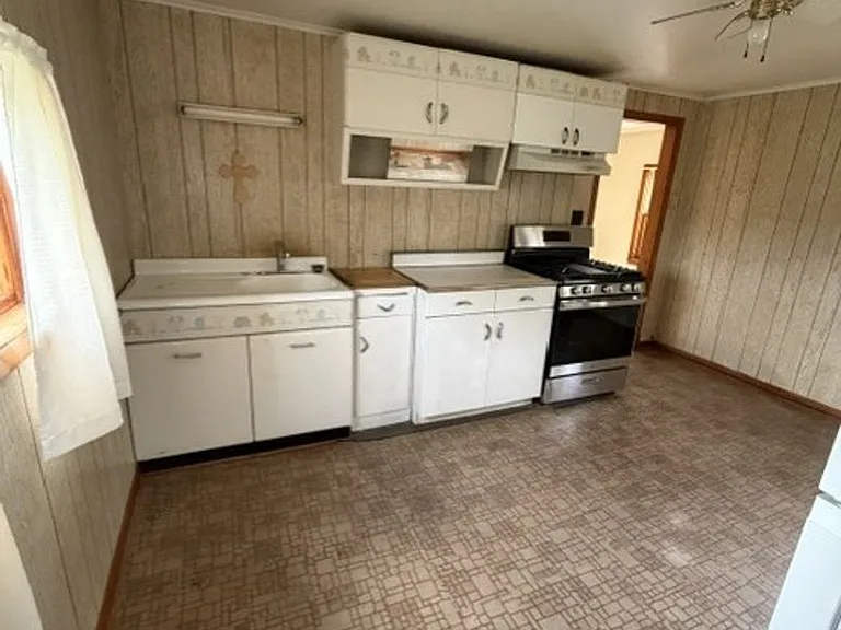 394 S Main St — Photo 1