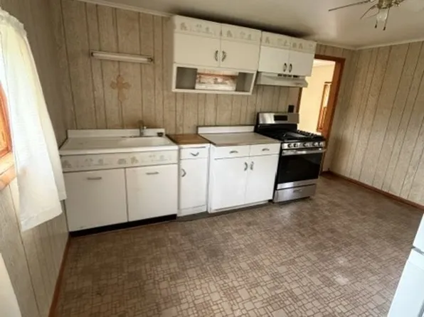 394 S Main St, Gloversville, NY 12078