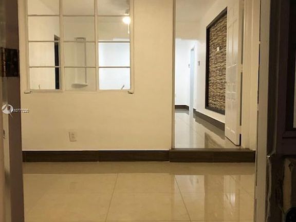 5th image of 330 SW 48th Ave #0