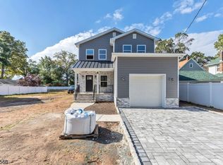 334 Pershing Ave, Roselle Park, NJ