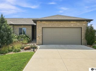 3747 Broadbear Rd, Lincoln, NE 68516