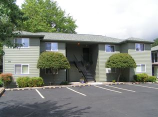 586 Van Wey Cir APT 3, Eagle Point, OR 97524