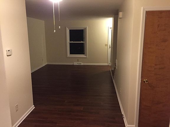 4th image of 5002 Fox Dr