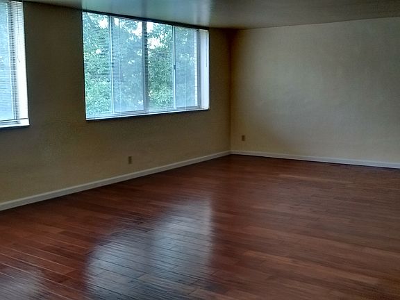 2nd image of 7509 York Xx Call To See 314 727 #5377