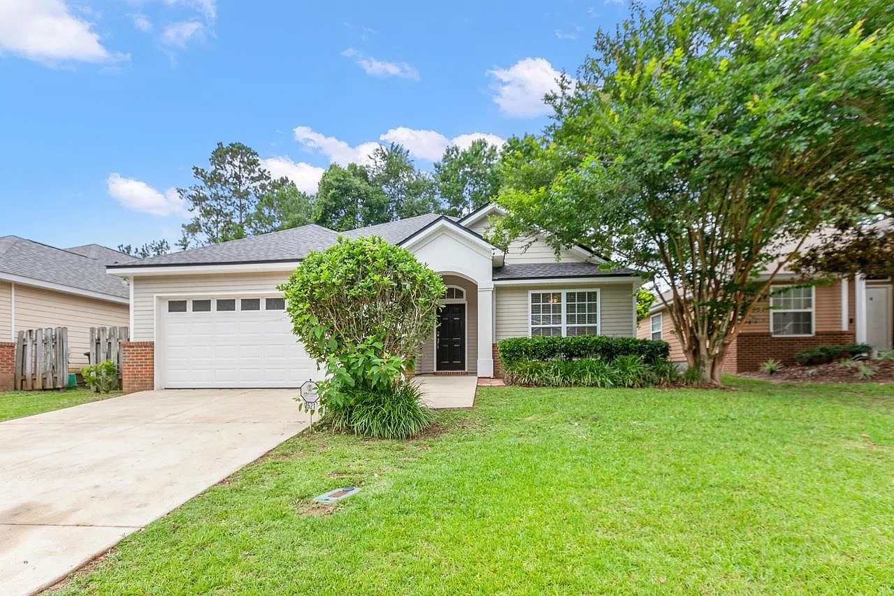 3 bed, 2.0 bath, 1502 sqft, $2,450 — Photo 1