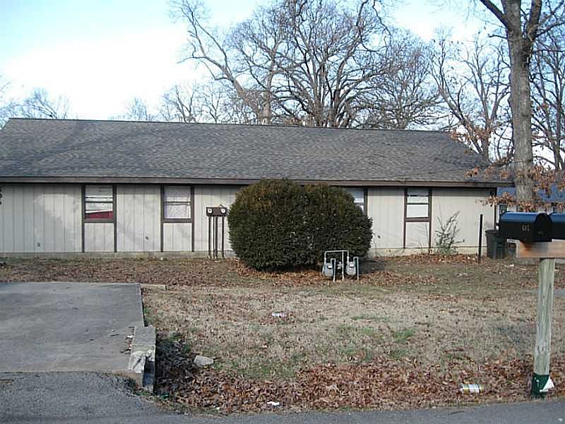 1st image of 605 E Franklin St