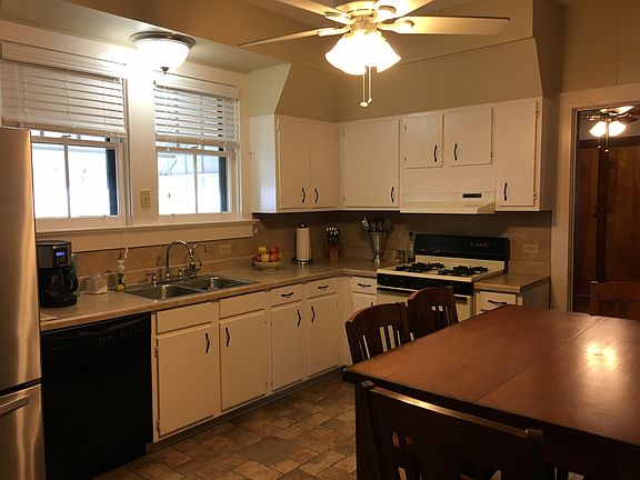 5th image of 928 Newton St
