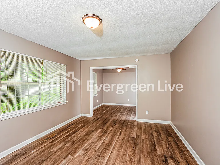 1701 Patricia Cir — Photo 8