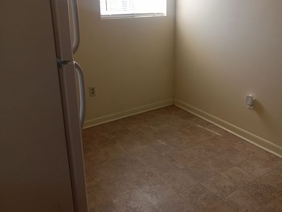 3rd image of 520 Ellis Ave #A