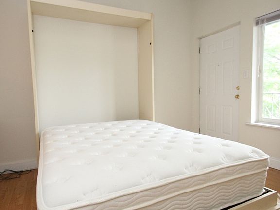 2nd image of 1300 N Walnut St APT 22